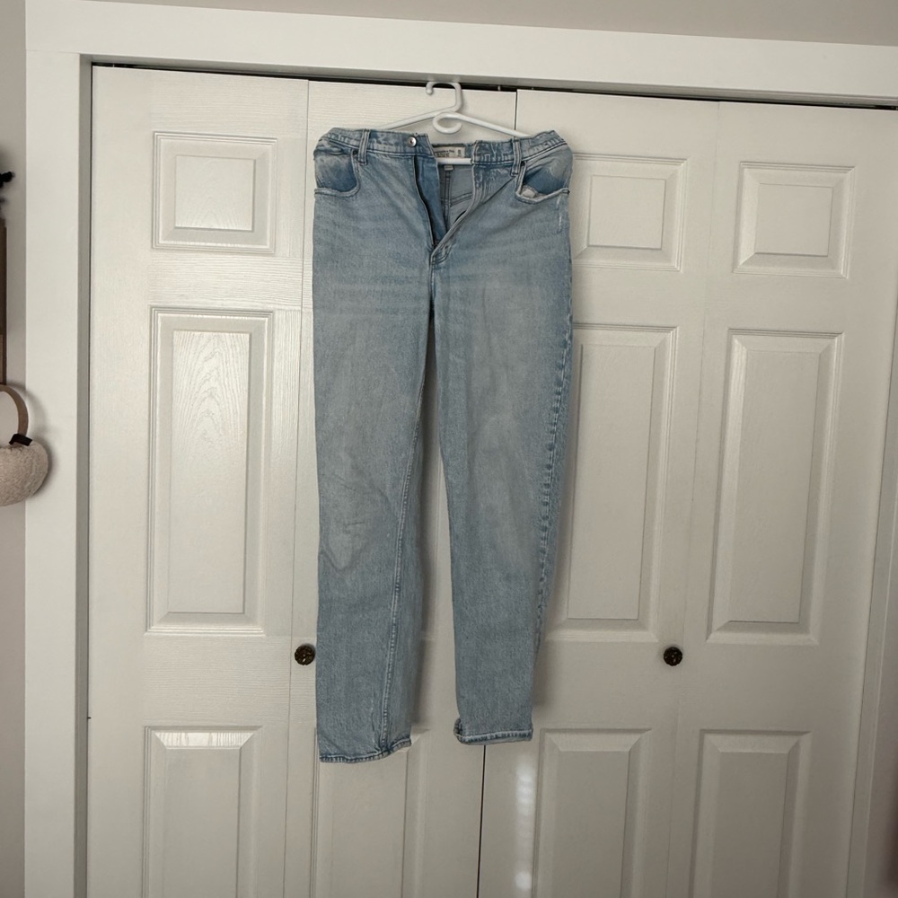 Abercrombie light wash 90s straight ultra high rise LONG